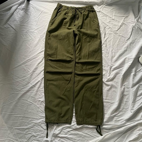 Aritzia parachute pants - Picture 2 of 3